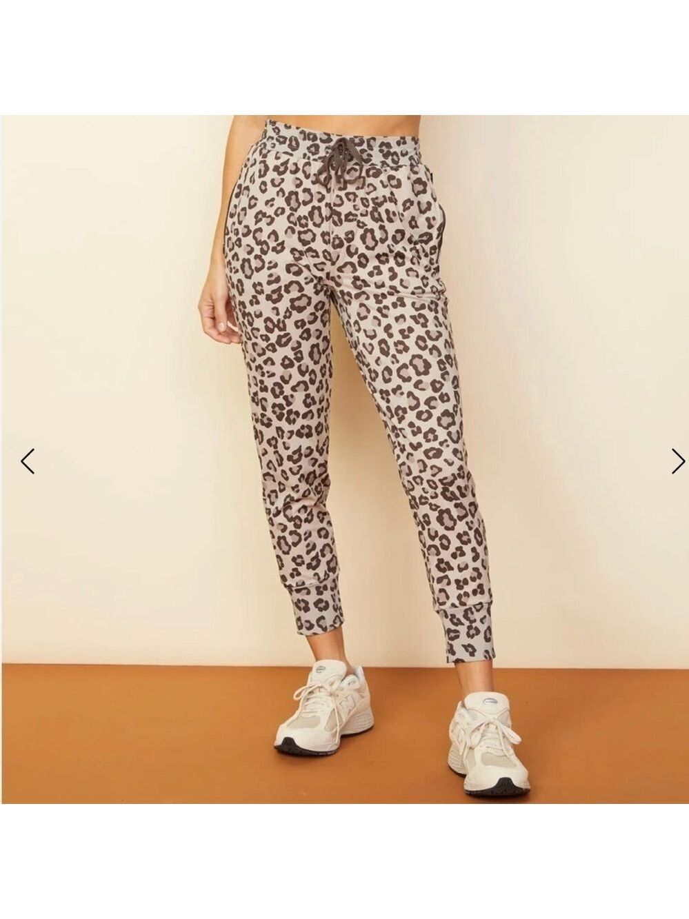 NWOT Monrow Leopard Movement High Waisted Stretch Joggers SZ S Iced Coffee